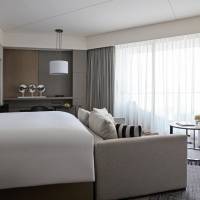 Chic Scenic View Room,1 King
