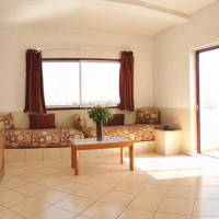 Studio (5 Adults)