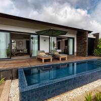 One Bedroom Deluxe Beachfront Villa