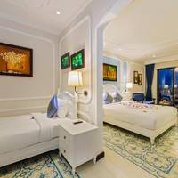 Triple Room with Balcony and City View