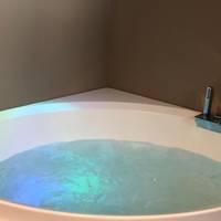 King Room with Spa Bath