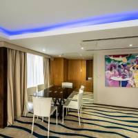 Deluxe King Suite