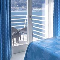 Double or Twin Room with Partial Sea View