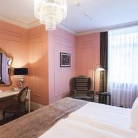 Standard Room with Street View