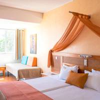 Triple Room with Sea View
