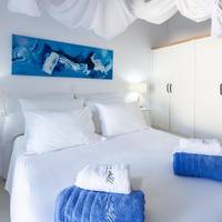 Superior Apartment with Sea and Garden View 