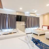 Large Apartment with Sea View