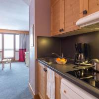 Superior One-Bedroom Apartment (5 People)