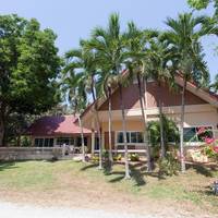 4-Bedroom Villa in the Garden
