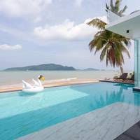 3-Bedroom Beachfront Infinity Pool Villa