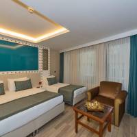 Superior Triple Room with Balcony - Free Access to Spa