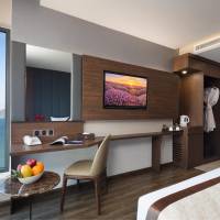 Deluxe Double or Twin Room with Sea View