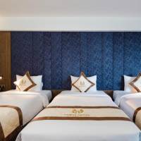 Deluxe Triple Room with Partial Sea View