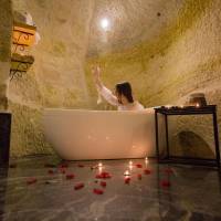 King Cave Suite