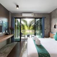 Superior Double Room with Pool View
