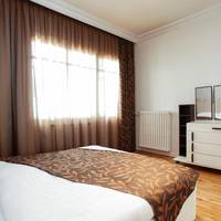 Deluxe Three-Bedroom Apartment with Terrace