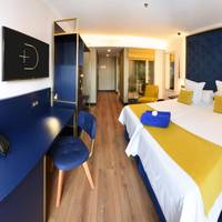 Deluxe Twin Room (2 Adults + 1 Child)