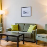 Family Room (2 Adults + 2 Children)