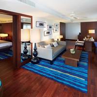 Lagoon View 1 Bedroom Suite 1 King Bed
