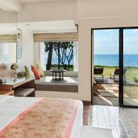 Ocean Front Terrace 1 King Bed
