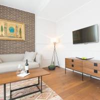 Special Offer - Executive Suite with Terrace and Free One Way Airport Transfer