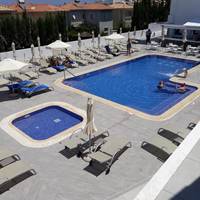 Loft Family Suite - Split Level (2 Adults + 2 Children)
