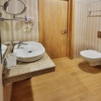 Large Double Room on the Ground Floor