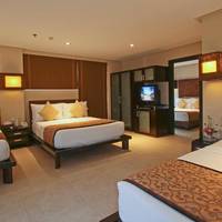 Family Grand Suite with Pool Access