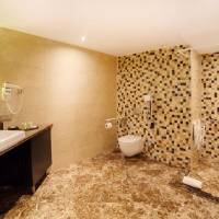 Double Room - Mobility Access with Roll-in Shower