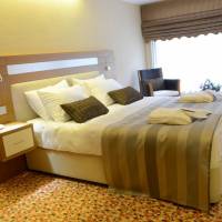Honeymoon Suite