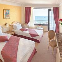 Twin Room with Balcony and Sea View