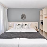 Deluxe Family Suite (3 Adults + 1 Child)