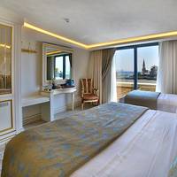 Deluxe Suite with Sea View