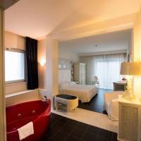 Suite with Spa Bath