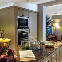 Penthouse Suite with Sauna & Hot Tub