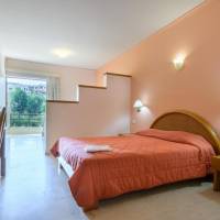 Triple Room with Garden View
