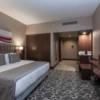 Corner Suite