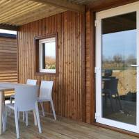 Mobile Home Plus (3 Bedrooms) - Air Conditioning