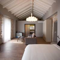 Luxury Harbour Suite