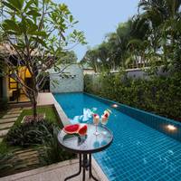 Villa with Garden View