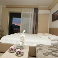 Studio with Terrace and Sea View (3 Adults)