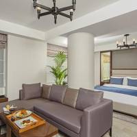 Luxury Corner Room