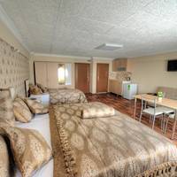 Deluxe Room (2 Adults + 1 Child)
