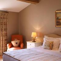 Family Room (2 Adults + 2 Children)