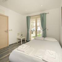 Studio with Terrace and Pool view (5 Adults)