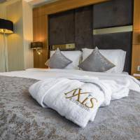 Deluxe King Room with Sofa Bed and Sea View