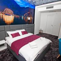 Deluxe Double Room with Side Sea View