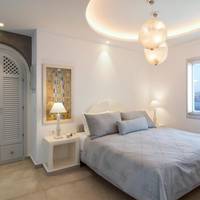  Maisonette Suite with Outdoor Hot Tub & Caldera View