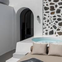 Traditional Suite with Caldera View (2 Adults) 
