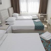 Standard Triple Room with Garden View